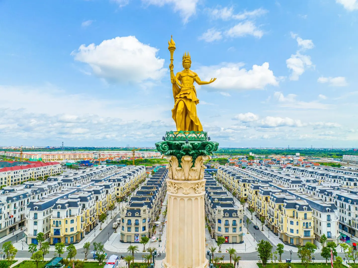 Nơi hội tụ của tinh hoa và trải nghiệm bất tận Kingdom Avenue – Bản giao hưởng tân cổ điển Pháp