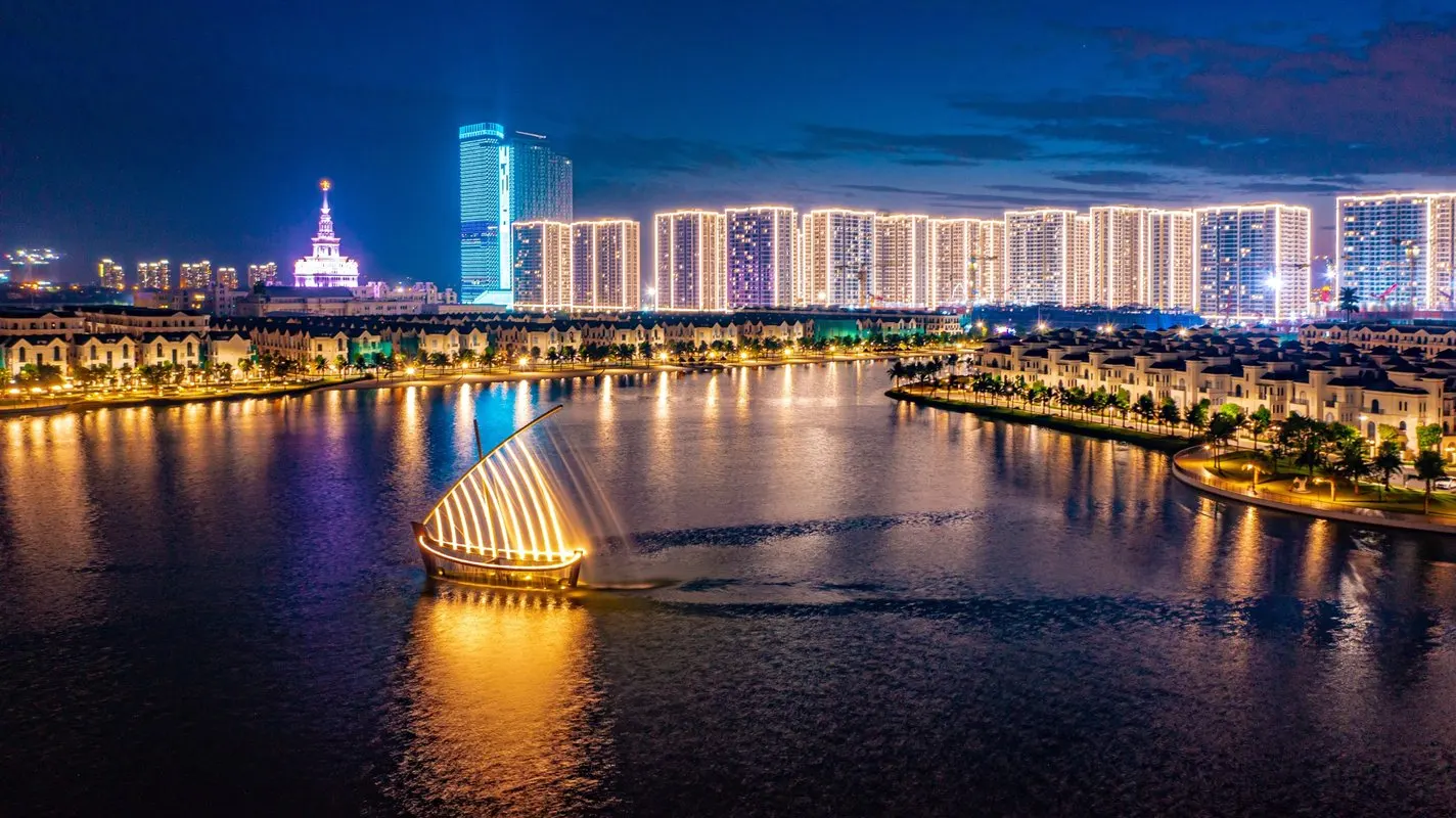 Sức hút hồ Ngọc Trai về đêm