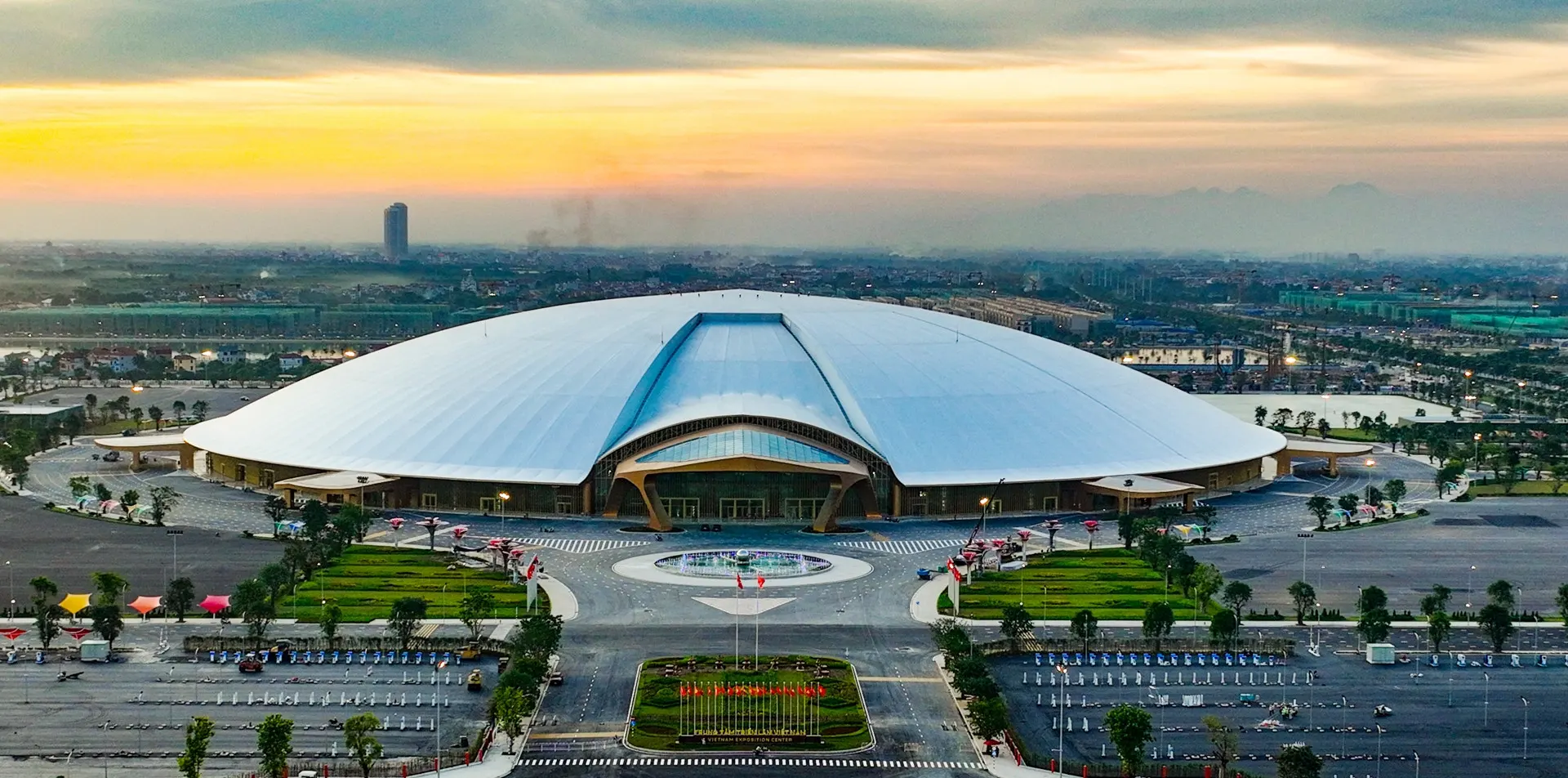 Trung tâm triển lãm quốc gia Vietnam Exposition Center